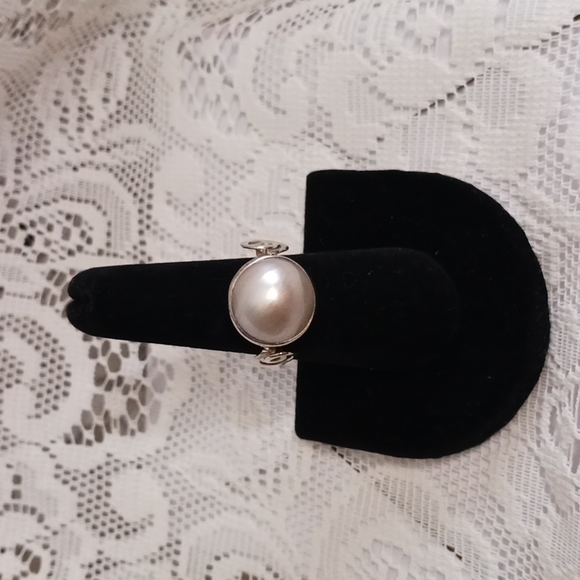 NWOT Mother of Pearl silver ring size 8 - Picture 3 of 5